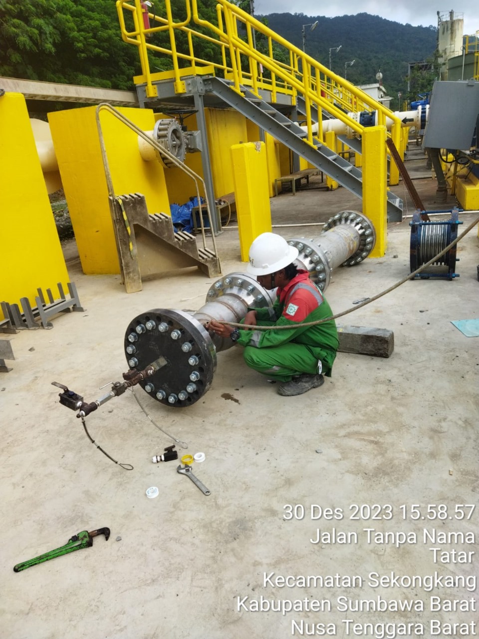 Dokumentasi Proyek Hydrotest Pipa Surabaya